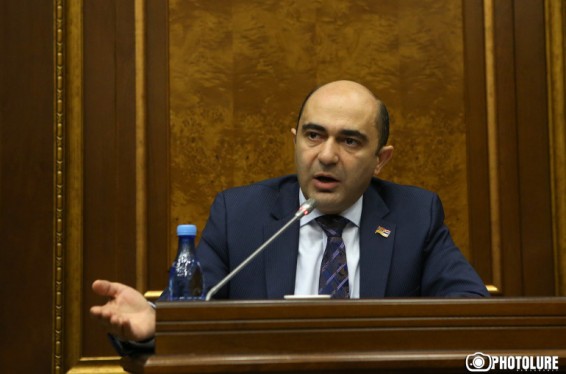«Տարածաշրջանը լարված է, իսկ դուք մեր պառլամենտի քննարկումներին նայեք՝ էս պառլամենտն ադեկվա՞տ է այդ իրավիճակին». ԱԺ-ում վեճ եղավ Մարուքյանի և «Իմ քայլի» պատգամավորների միջև