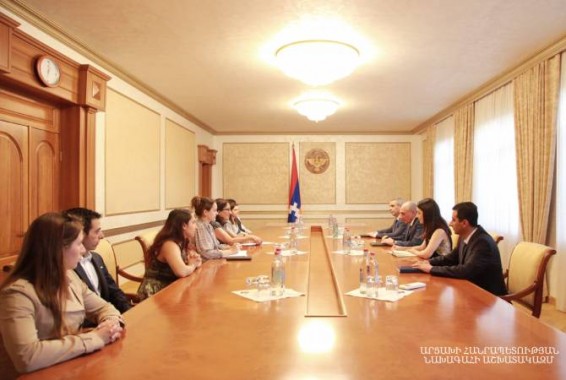 Բակո Սահակյանն ընդունել է մի խումբ ամերիկահայ ուսանողների