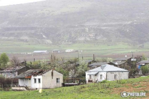 Թշնամու արկակոծությունից Մարտակերտում ավերածություններ կան