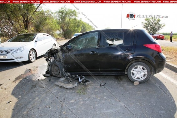 Արմավիրում Nissan-ը բախվել է Lexus-ին, որն էլ բախվել է հաստաբուն ծառին. կան վիրավորներ