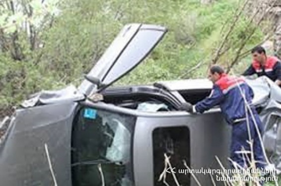 Ծովազարդ գյուղի մոտ մեքենան ընկել է ձորը. տուժածներին տեղափոխել են Գավառի ԲԿ