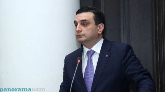 Армен Мурадян подаст в суд на главу Минздрава Армении Арсена Торосяна