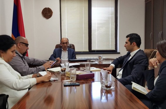 Արտակ Բեգլարյանը «Իմ քայլը» և «Վորլդ Վիժն Հայաստան» հիմնադրամների ղեկավարության հետ քննարկել է Արցախում իրականացվելիք ծրագրերը