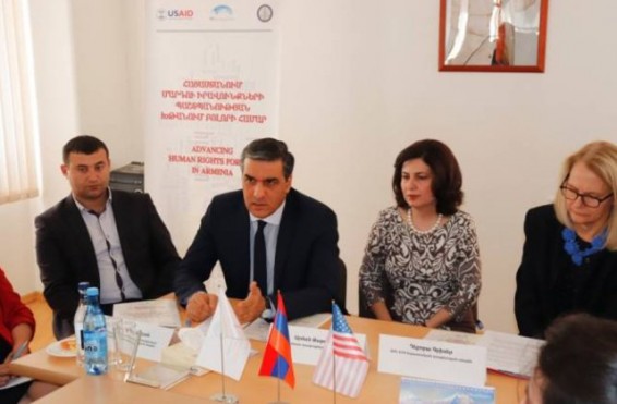 ՀՀ Մարդու իրավունքների պաշտպանն աշխատանքային հանդիպում է ունեցել Գեղարքունիքի մարզում