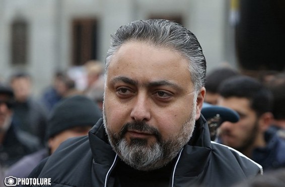 «Վիկտոր Մնացականյանը դեռևս շարունակում է կատարել իր պարտականությունները». Քաղաքապետի խոսնակ