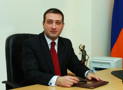 Հրշեջների ճանապարհը փակել է, վերջում էլ զենք է պահել վրաները. ԱԻ նախարարը՝ դատավորի մասնակցությամբ միջադեպի մասին