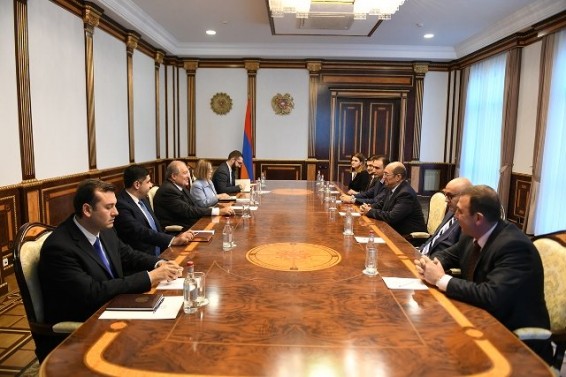 Արմեն Սարգսյանն ընդունել է «Ազգային օրակարգ» կուսակցության խորհրդի անդամներին