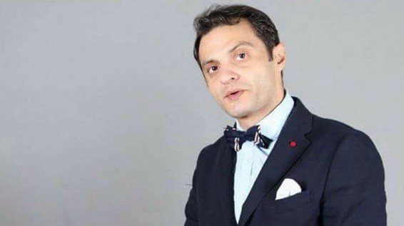 Водитель маршрутки в Ереване пытался перерезать горло известному актеру Артему Карапетяну: полиция подготавливает материалы