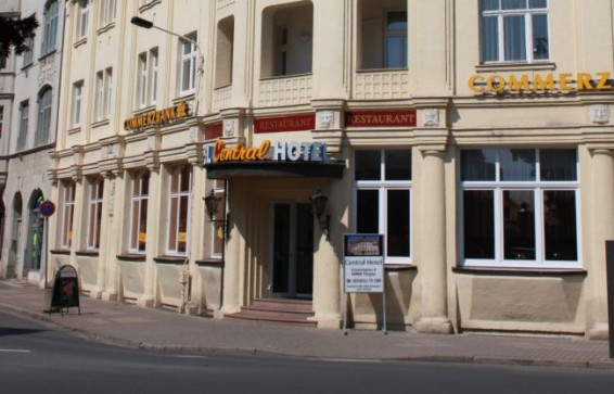 В Германии на пьянке в честь Лютера польские чиновники разгромили отель