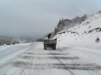 Սոթք-Քարվաճառ ճանապարհը դժվարանցանելի է, Վարդենյաց լեռնանցքը փակ է բեռնատարների համար