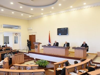 2020-ին Արցախում բարձրանալու են թոշակները, ուսուցիչների աշխատավարձերը եւ նվազագույն աշխատավարձը. Բակո Սահակյան