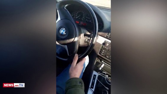 В Центре таможенного оформления автомобилей в Гюмри напряженная ситуация и длинные очереди