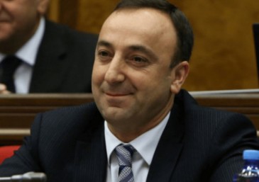 Մաղթում եմ, որ անցյալին մնան բոլոր դժվարություններն ու անարդարությունները. Հրայր Թովմասյանի ամանորյա ուղերձը