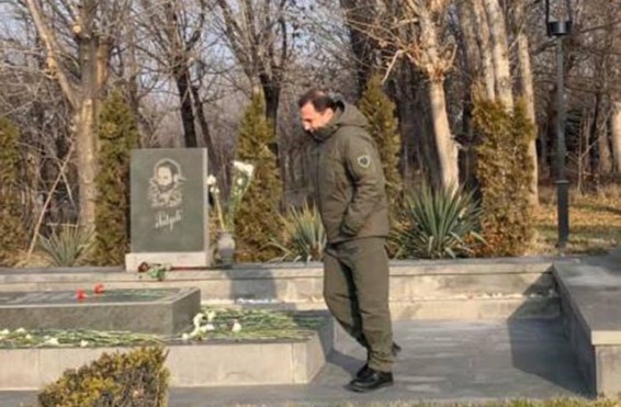 Դավիթ Տոնոյանը այցելել է Եռաբլուր