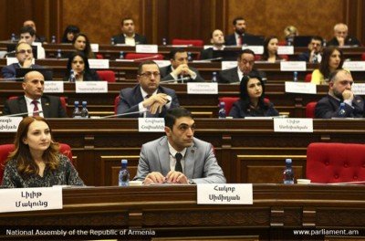 «Փաստ». «Իմ քայլից» որոշ պատգամավորներ առաջիկայում կլքեն խմբակցության շարքերը. Փնտրվում են «քայլող» պատգամավորներ