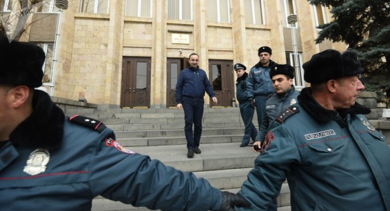 Следствие назвало дезинформацией слова адвоката главы КС Грайра Товмасяна