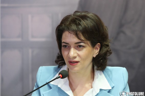 Աննա Հակոբյանը ջնջել է ֆեյսբուքյան գրառումը՝ մեկնաբանություններում բանակի վերաբերյալ տրվող հարցերից հետո. hraparak.am