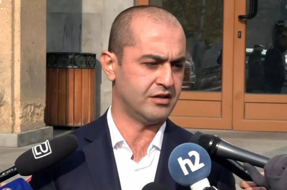 Ռուբեն Հայրապետյանին թույլ է տրվել դուրս գալ Հայաստանի տարածքից. Ամրամ Մակինյան
