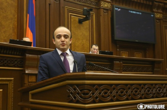 Անձինք պետք է մեկուսացման և ինքնամեկուսացման կանոնների վերաբերյալ տեղեկացված լինեն կոնկրետ անձանց միջոցով, հակառակ դեպքում՝ քրեական պատասխանատվության առաջացման համար հիմք չի լինի․ Տարոն Սիմոնյան