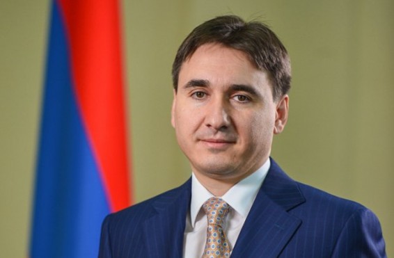 Երկրի կայացած տնտեսական ընտանեկան «կլաններին» հետապնդելու փոխարեն՝ պետք է խրախուսել նրանց կողմից նոր ներդրումները. Արմեն Գևորգյանը՝ ճգնաժամից դուրս գալու ուղիների մասին