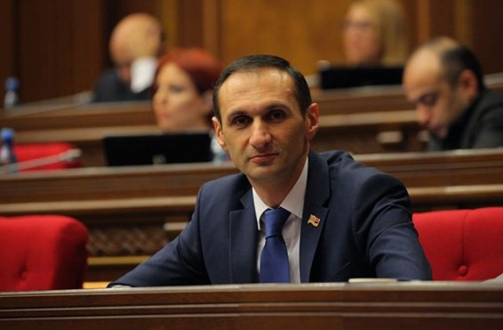 Կարո՞ղ է ԱՀԿ-ն սկզբից սխալ ցուցումներ է տվել, դրա համար էիք ասում՝ կորոնավիրուսը վտանգավոր չէ. Արմեն Եղիազարյանը՝ Արսեն Թորոսյանին