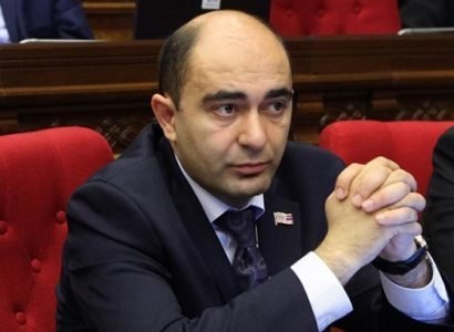 Էդմոն Մարուքյանը կոմունալ վարձավճարների խնդրով հանդիպել է Գարեգին Բաղրամյանին