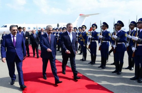 Վրաստանի վարչապետը պաշտոնական այցով մեկնել է Բաքու
