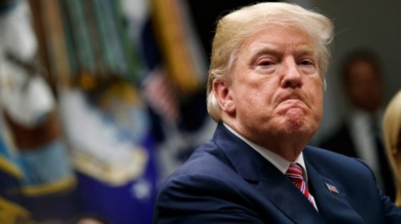 Трамп неожиданно покинул брифинг в Белом доме после очередной перепалки с журналистами