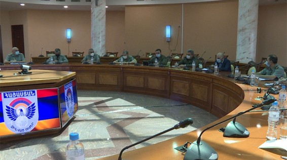 ՀՀ ՊՆ վարչական համալիրում անցկացվել է քննարկում-խորհրդակցություն