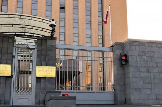 «Անհրաժեշտ է, որ ռուսերենը Հայաստանում պաշտոնական կարգավիճակ ունենա»․ ՀՀ-ում ՌԴ դեսպանատան մամուլի ծառայությունը մեկնաբանել է «Տեսալսողական մեդիայի մասին» օրինագծի շուրջ ստեղծված իրավիճակը