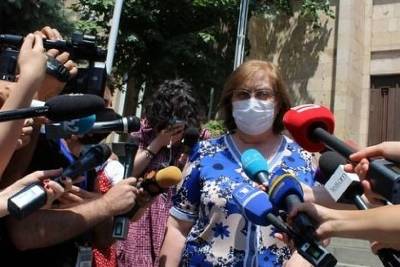 «Հրապարակ». Վահե Գրիգորյանն ու Արման Դիլանյանը սպառնացել են Ալվինա Գյուլումյանին