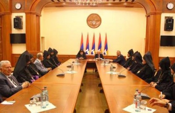 Գարեգին Բ-ն Արցախ է մեկնել