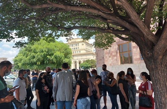 «Կառավարությունը թքած ունի մարդկանց վրա». ակցիայի մասնակիցները դժգոհ են կառավարության ներկայացուցչի հետ հանդիպումից