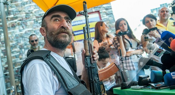 Павел Манукян находится в реанимации