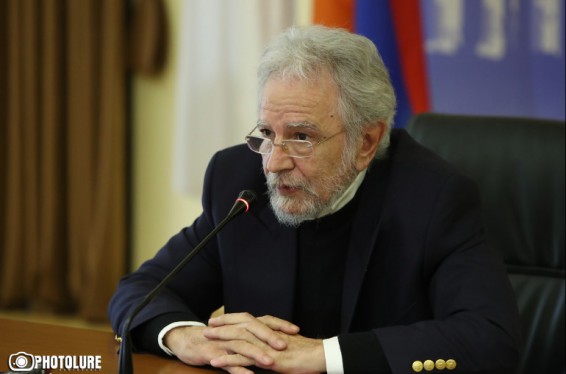 Արթուր Մեսչյանը հեռանալուց առաջ պարգևատրվել է ոչ թե 1.800.000, այլ 2.350.000 դրամի չափով. Antifake.am