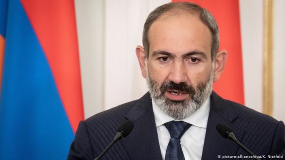 Բոլորս լավ հիշու՞մ ենք «ուռճացված» պետական ապարատի մասին 2018-ի դեկտեմբերի 13-ի Նիկոլի «ջղային» ելույթը կառավարությունում։ Եթե չէ, նայեք վիդեոն։ Էս «հեղափոխական»