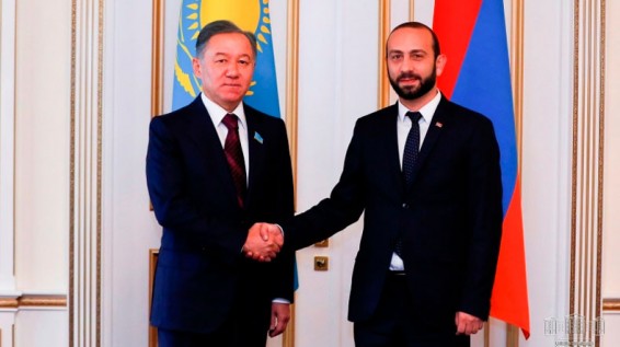 Արարատ Միրզոյանը Նուրլան Նիգմատուլինին