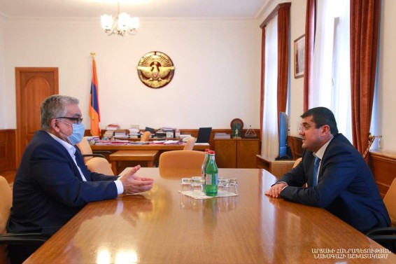 Արայիկ Հարությունյանն ընդունել է «Ղարաբաղ Տելեկոմ» ընկերության գլխավոր տնօրեն Կարեկին Օդաբաշյանին