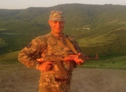 Журналист телекомпании «Еркир медиа» Вардан Онанян в Арцахе получил осколочные ранения