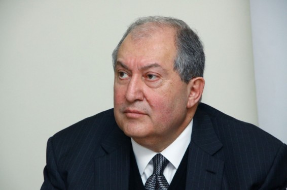 Արտգործնախարարների հանդիպումը բացարձակ անհրաժեշտություն է՝ դադարեցնելու կռիվը. նախագահ Արմեն Սարգսյանի հարցազրույցը Bloomberg-ին