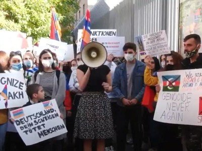 Остановите второго Гитлера: у посольства Германии в Армении проходит мирная демонстрация