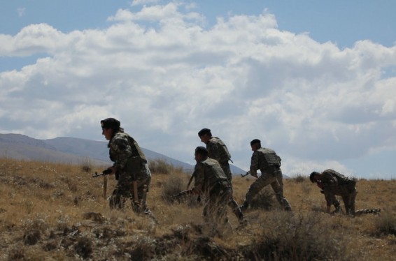 Մարտունու շրջանի Շեխեր, Թաղավարդ և Զարդարաշեն գյուղերի ուղղությամբ օրվա ընթացքում թշնամին մի քանի անգամ դիվերսիոն գրոհներ է ձեռնարկել, սակայն այդ խմբավորումները ետ են շպրտվել. Վ.Պողոսյան