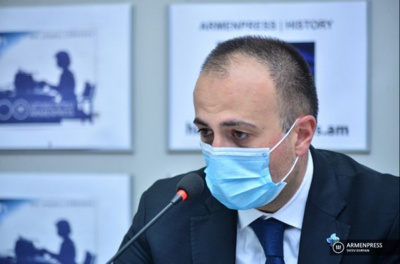 Կորոնավիրուս ունեցող 861 քաղաքացի սպասում է հոսպիտալիզացիայի, նրանցից 113-ի վիճակը ծայրահեղ ծանր է. Արսեն Թորոսյան