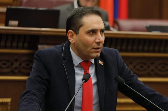 Դուք այս երկու օր է՝ ինչ չկաք փաստացի, այս ահավոր և խայտառակ իրավիճակի համար պատասխանատուն դուք եք և վերջ. Արման Աբովյանը՝ իշխանություններին