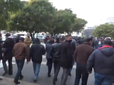 «Նիկոլ դավաճան», «Նիկոլ, հեռացիր» կարգախոսներով ակցիաների մասնակիցները քայլերթով գնացին Կառավարության բակ