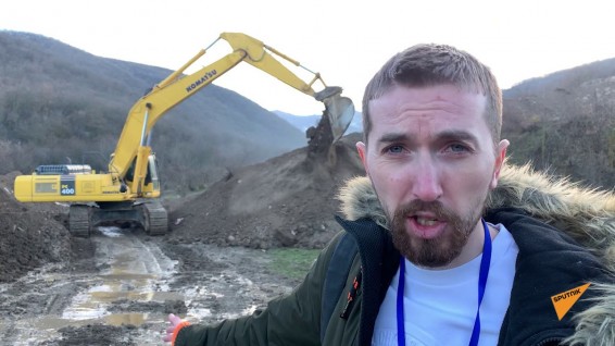 VIDEO: Экскаватор роет пограничную линию с Азербайджаном по советским лекалам в Капане