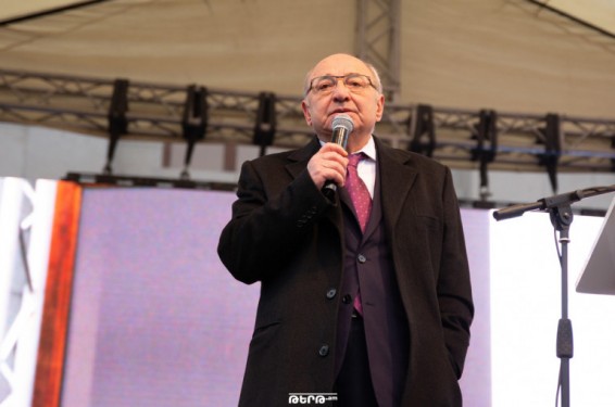 Մի կողմում դրված է հայրենիքի կործանումը, մյուսում՝ հայրենիքի վերականգնումը․ ամաչում եմ, որ խայտառակ պարտությունից հետո նույն գիշերը դուրս չշպրտեցինք Փաշինյանին․ Վազգեն Մանուկյան
