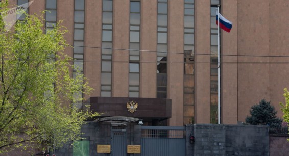 Это клевета: посольство РФ в Армении требует от 