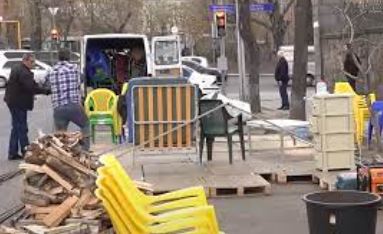 Движение по спасению Родины освобождает улицу Демирчяна в Ереване