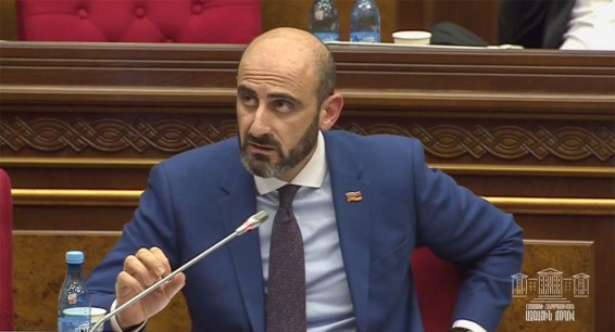 Закупать вакцину Спутник V рентабельнее, чем производить ее в Армении — Зейналян